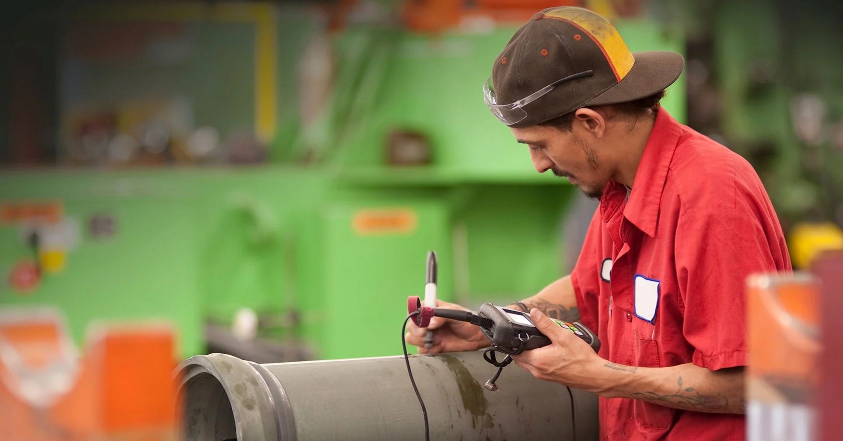 How Integrated Mobile Forms Keep Manufacturing Workers on Track